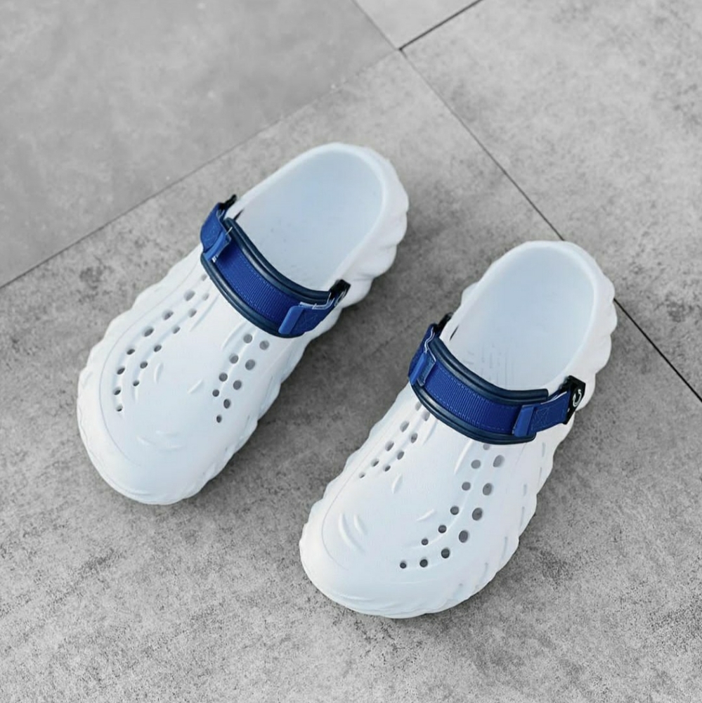 New clogs - Picture 3 of 4